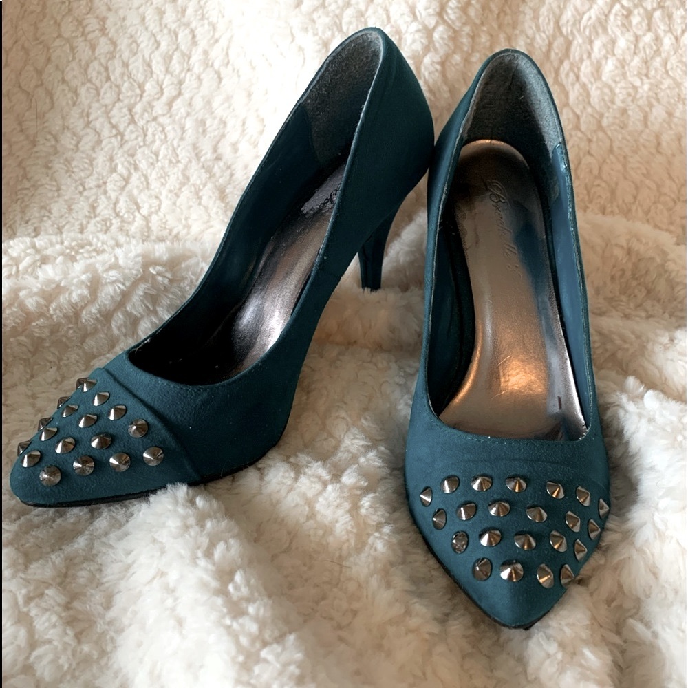 Teal Studded 💋 Faux Suede Metal Stud High Heels - Size 6